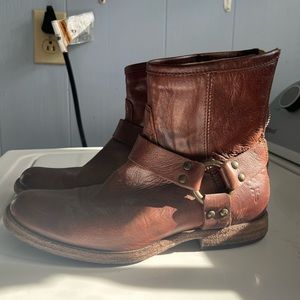 Frye Harness Phillips Boots sz 7.5